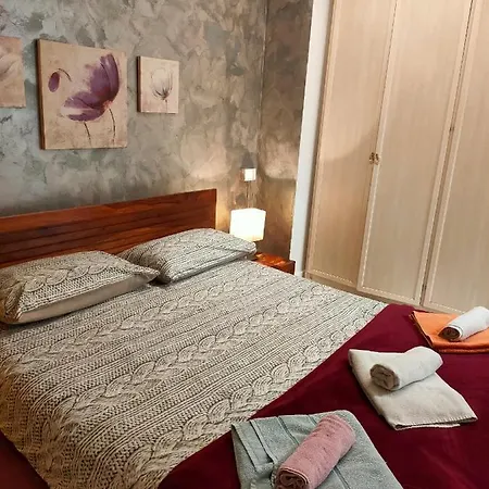 Bibbi's Garden Apartment *